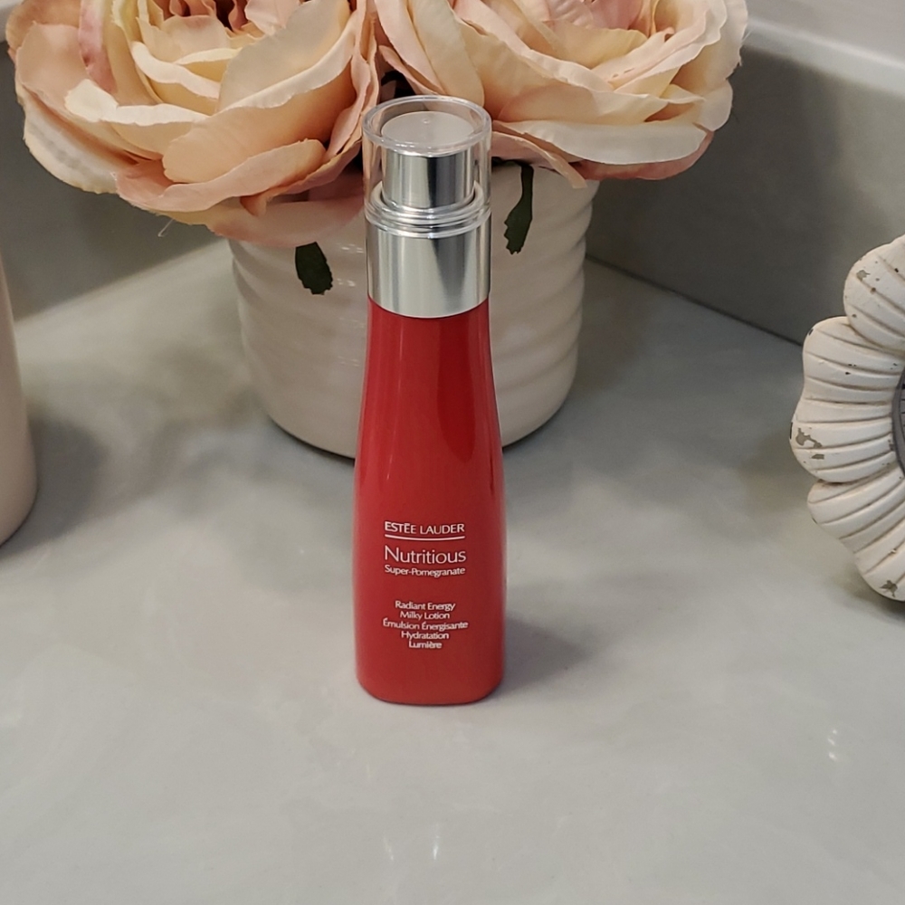 Estee Lauder Lotion - Picture 5 of 5